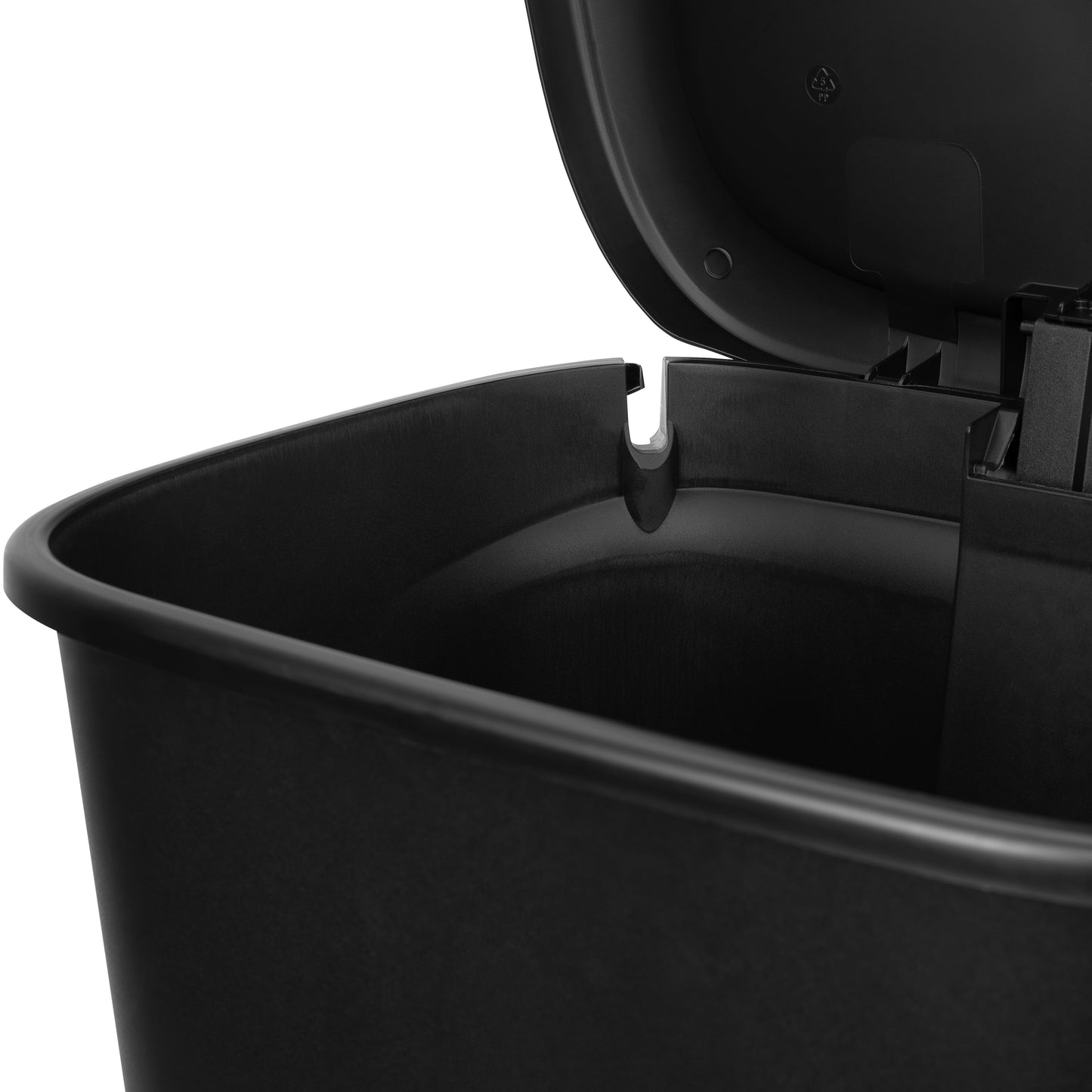 Hefty Kitchen Trash Can, 20.1 Gallon Plastic Step Garbage Bin with Foot Pedal Lid, Black